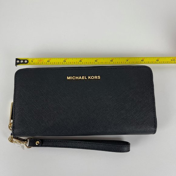 Michael Kors Handbags - New Michael Kors Black Saffiano Leather Zippered Wallet